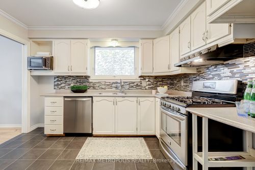 upper-287 Waverly St N, Oshawa, ON, L1J5V8 | Card Image