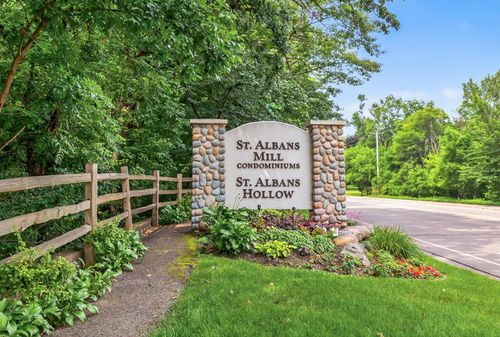 apt-303-3020 Saint Albans Mill Rd, Minnetonka, MN, 55305-3990 | Card Image