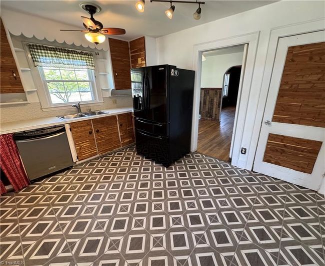373 Mountainview Rd, House other with 3 bedrooms, 2 bathrooms and null parking in King NC | Image 16