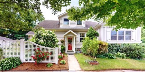 130 Grace St, Cranston, RI, 02910-3420 | Card Image