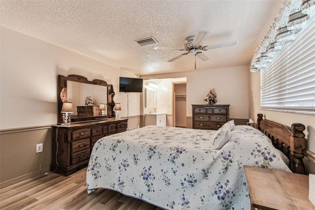 12101 Meadowbrook Ln, House other with 3 bedrooms, 2 bathrooms and null parking in Bayonet Point FL | Image 13