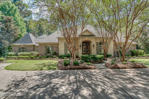 111 Johnstone Dr, Madison, MS, 39110-6572 | Card Image