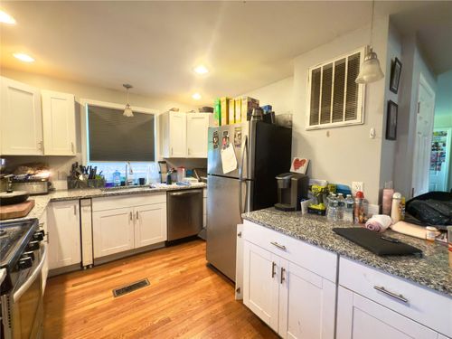 21 Caywood Pl, Hyde Park, NY, 12538-1106 | Card Image