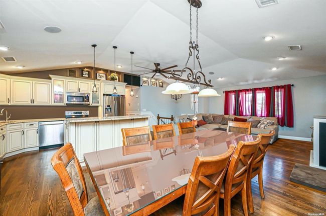 9 Wakefield Ct, House other with 5 bedrooms, 4 bathrooms and null parking in Deer Park NY | Image 17