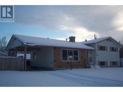 114 Summit Cres, House other with 4 bedrooms, 3 bathrooms and null parking in Mackenzie BC | Image 1