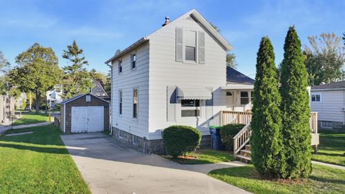 1805 S Erie St, Bay City, MI, 48706-5225 | Card Image