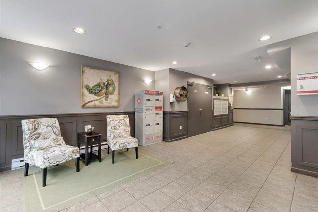 307 - 2558 Parkview Lane, Condo with 1 bedrooms, 1 bathrooms and 1 parking in Port Coquitlam BC | Image 3