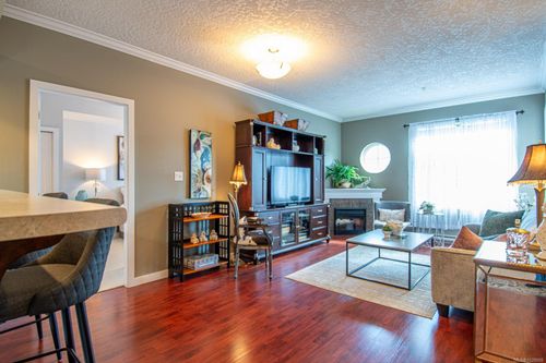 209-7088 W Saanich Rd, Brentwood Bay, BC, V8M1P9 | Card Image