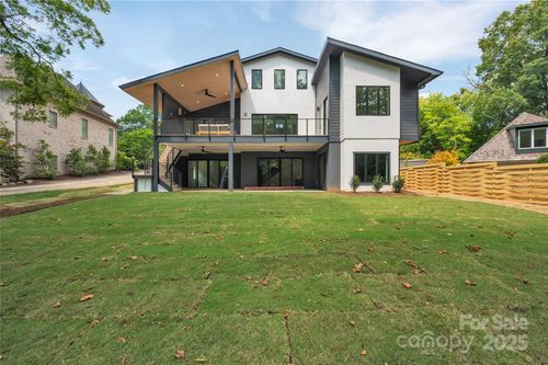 111 Wrenwood Ln, Charlotte, NC, 28211-1832 | Card Image