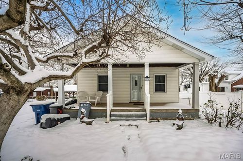 9734 Diamond Dr, Saint Louis, MO, 63137-3648 | Card Image