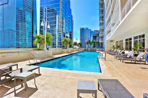 1614-1200 Brickell Bay Dr, Miami, FL, 33131-3253 | Card Image