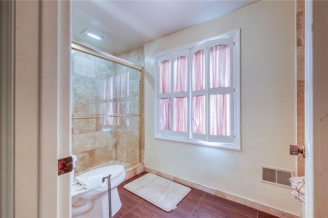 Master Bathroom shower | Image 23