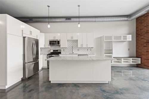 unit-205-211 E 9 Mile Rd, Ferndale, MI, 48220-1967 | Card Image