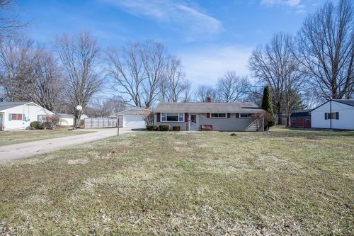 10684 Barcus Avenue Ne, Alliance, OH, 44601 | Card Image