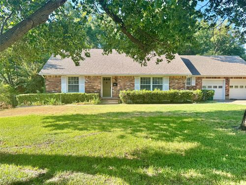 822 Edgewood Pl, Denton, TX, 76209-1118 | Card Image