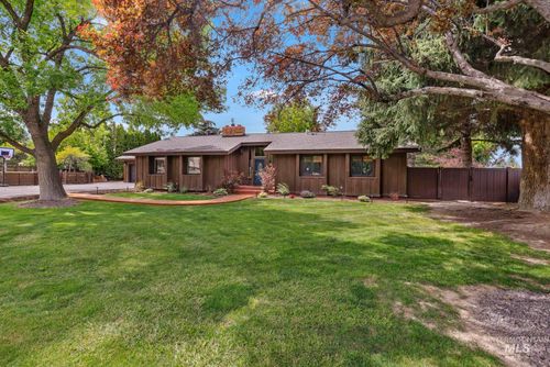 2831 9th Ave E, Twin Falls, ID, 83301-8079 | Card Image