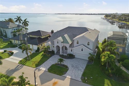 2139 Palm Tree Dr, PUNTA GORDA, FL, 33950-5005 | Card Image