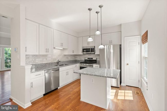 20681 Southwind Ter, Townhouse with 3 bedrooms, 3 bathrooms and null parking in ASHBURN VA | Image 11