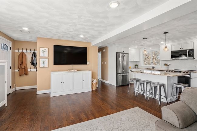 29 Putnam St, House other with 5 bedrooms, 2 bathrooms and 4 parking in Peabody MA | Image 9