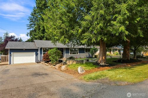 15335 81st Ave Ne, Kenmore, WA, 98028-4697 | Card Image