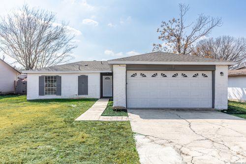 13719 Earlywood St, San Antonio, TX, 78233-4925 | Card Image
