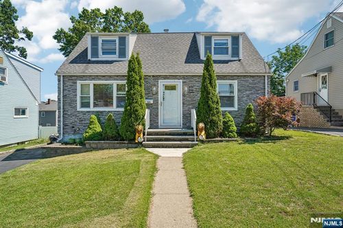64 16th Ave, Elmwood Park, NJ, 07407-2923 | Card Image
