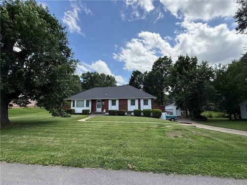 11805 E 48th St, Kansas City, MO, 64133-2413 | Card Image
