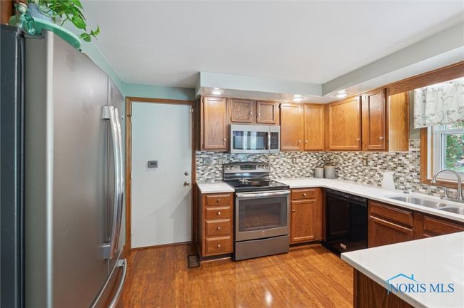 7424 Yawberg Rd, House other with 4 bedrooms, 3 bathrooms and 2 parking in Whitehouse OH | Image 17