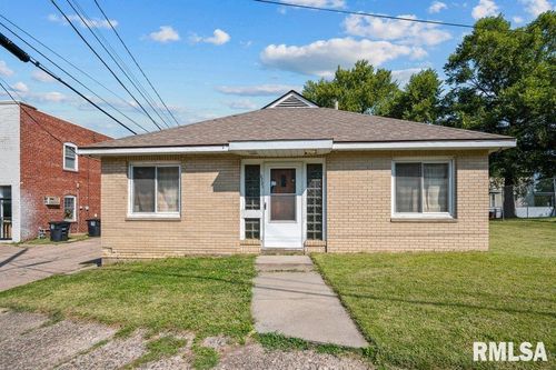 3721 5th Ave, Moline, IL, 61265-1622 | Card Image