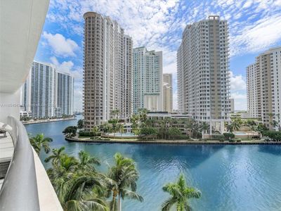 BAY707 - 495 Brickell Ave, Condo with 2 bedrooms, 2 bathrooms and null parking in Miami FL | Image 1