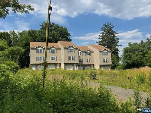 68-66-68 Newton Pl, Irvington, NJ, 07111-1408 | Card Image