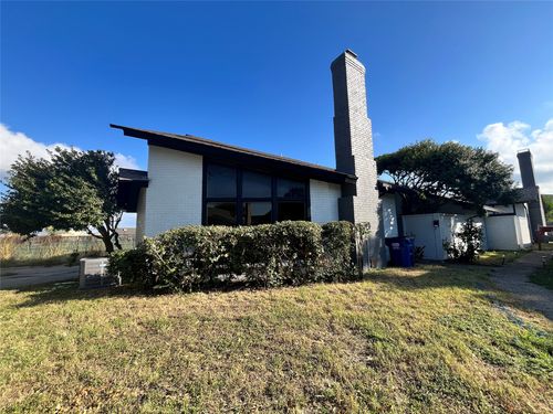 2201 Seville Ct, Dwg, TX, 76013-5803 | Card Image