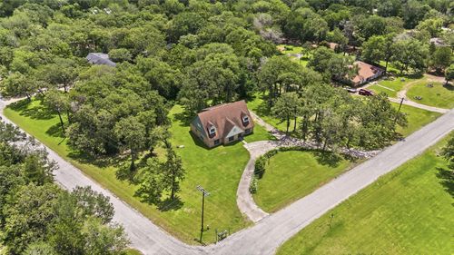 5125 Sandy Creek Ln, Brenham, TX, 77833-6937 | Card Image