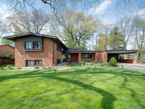 1631 Walnut Heights Dr, East Lansing, MI, 48823-2943 | Card Image