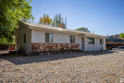 504 Sundial Dr, Home with 3 bedrooms, 3 bathrooms and 2 parking in Moab UT | Image 3