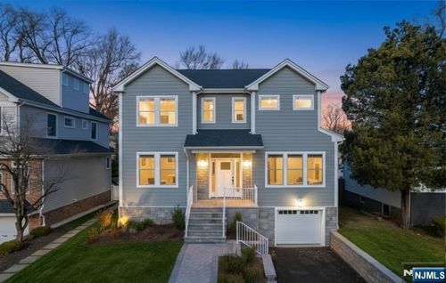 16 Stephen St, Montclair, NJ, 07042-5032 | Card Image