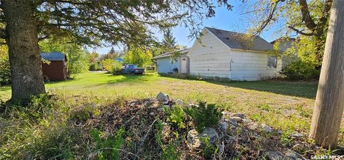 121 4th Ave E, Kelvington, SK, S0A4J0 | Card Image