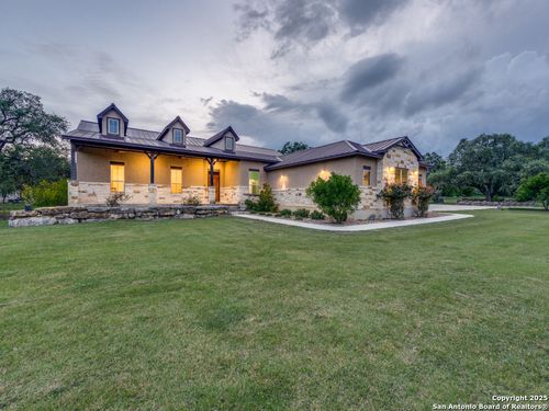 629 Windmill Ranch Rd, Spring Branch, TX, 78070-6135 | Card Image