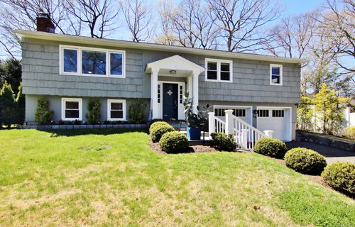 30 Possum Cir, Norwalk, CT, 06854-3809 | Card Image