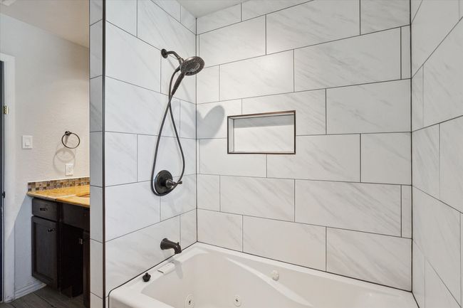 2100 Rockmoor Dr, House other with 3 bedrooms, 2 bathrooms and null parking in Edgecliff Village TX | Image 30