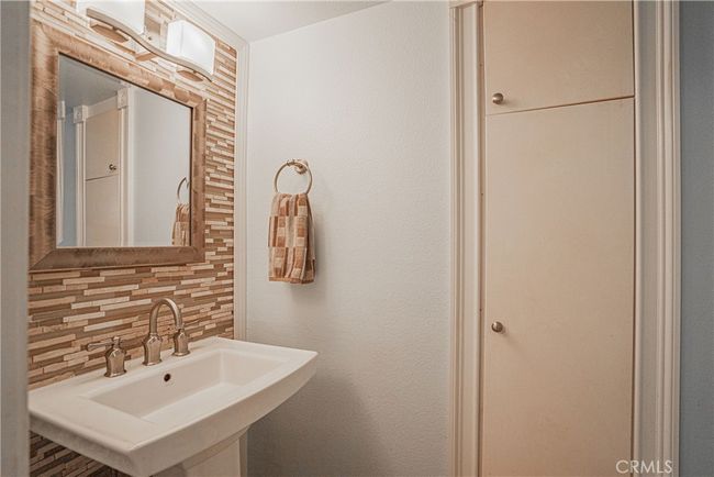 10712 Knott Ave, Condo with 2 bedrooms, 2 bathrooms and 2 parking in Stanton CA | Image 9