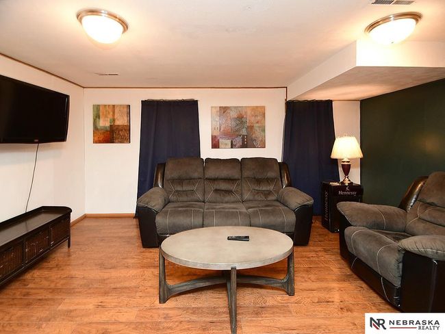 11023 Franklin Cir, House other with 3 bedrooms, 2 bathrooms and 2 parking in Omaha NE | Image 4