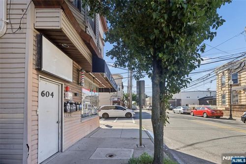 604 Van Houten Ave, Clifton, NJ, 07013-7106 | Card Image