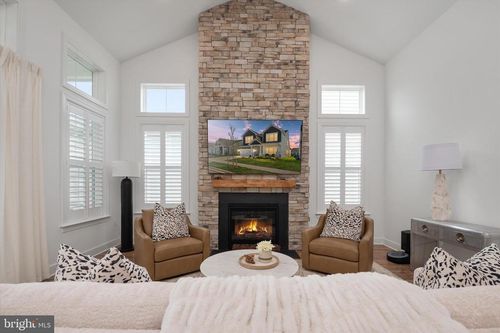 233 Kingfisher Ln, CHESTER, MD, 21619-3105 | Card Image