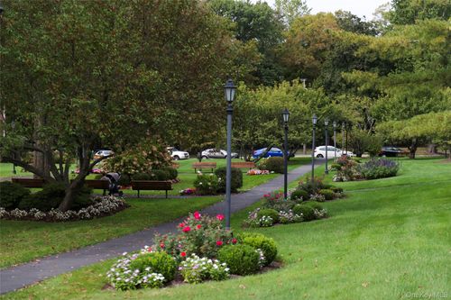 apt-1b-8 Bryant Cres, White Plains, NY, 10605-2705 | Card Image