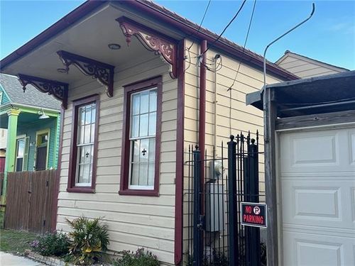 3015 Saint Peter St, New Orleans, LA, 70119-4032 | Card Image