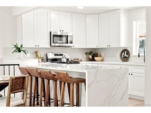 2941 Ivanhoe St, Denver, CO, 80207-2804 | Card Image