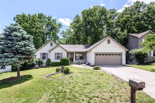 3935 Rhine Ct, Saint Charles, MO, 63304-1421 | Card Image