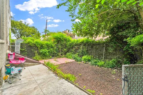 6058 60th Rd, Maspeth, NY, 11378-3557 | Card Image