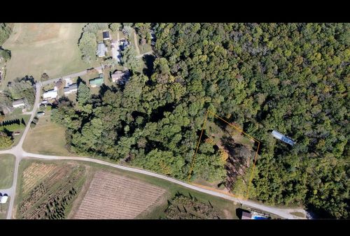 415 Nannies Ln, Mc Minnville, TN, 37110-9310 | Card Image